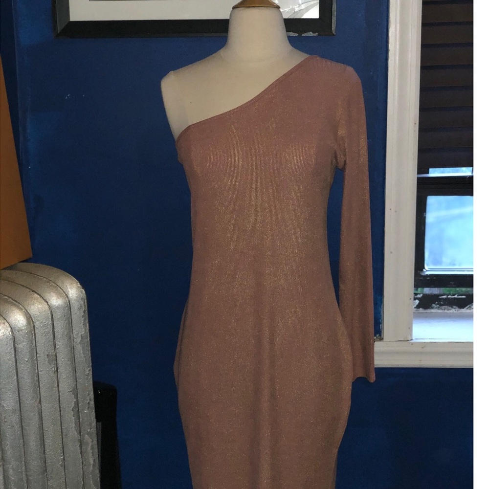 Nasty Gal - Single Sleeve Pink & Gold Dress